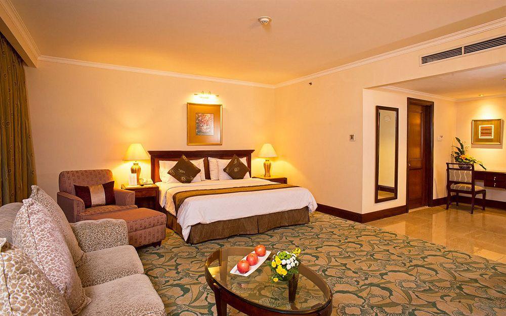 Aston Tropicana Hotel Bandung Extérieur photo