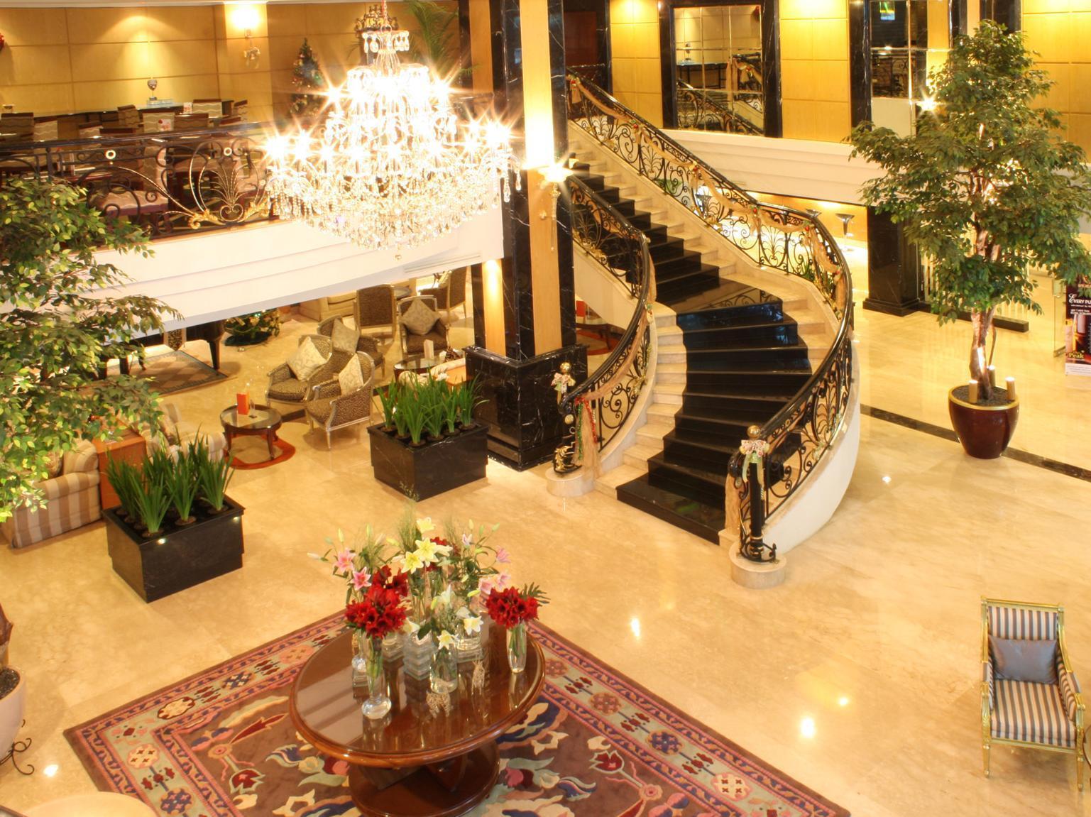 Aston Tropicana Hotel Bandung Extérieur photo