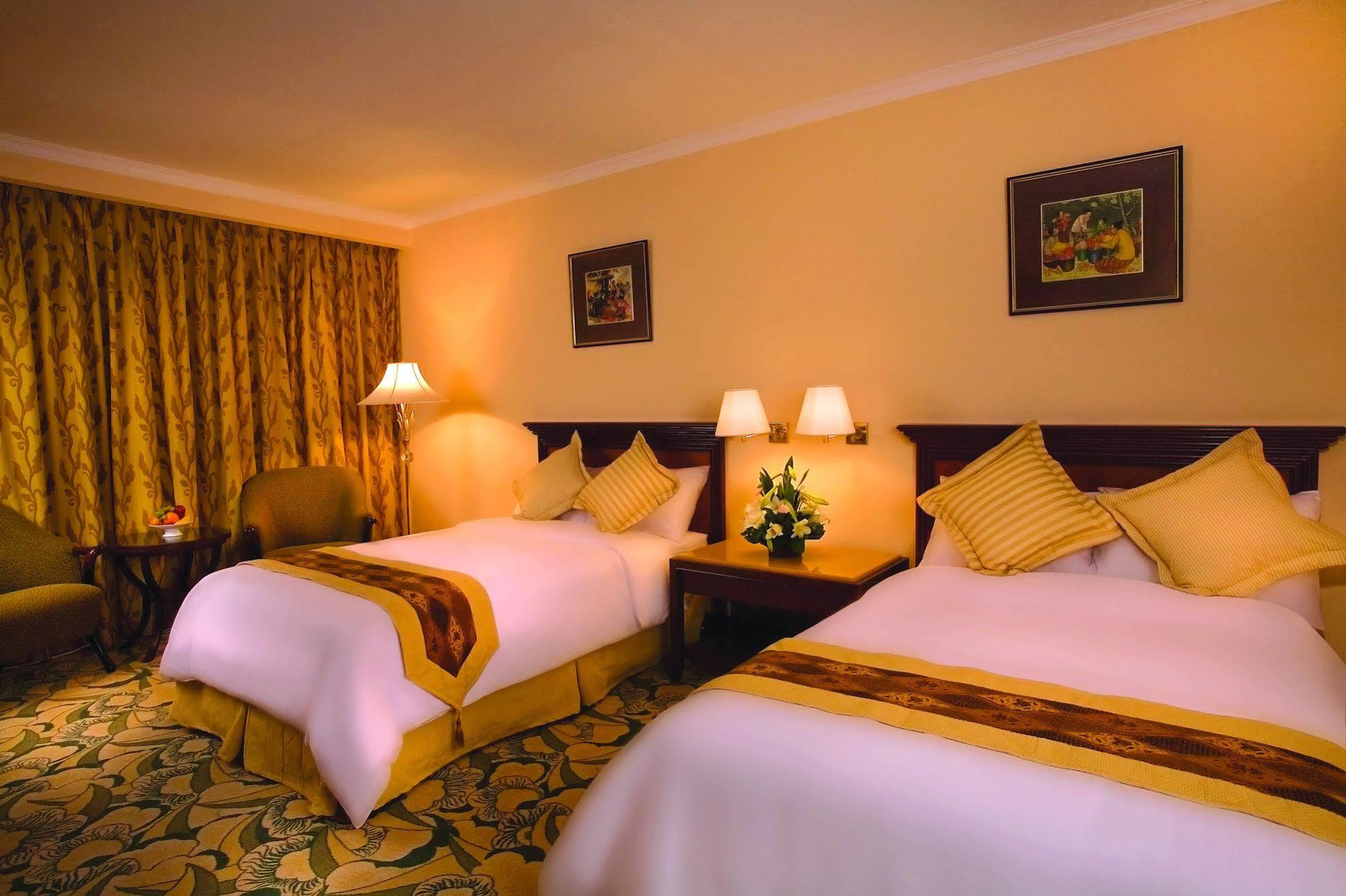 Aston Tropicana Hotel Bandung Extérieur photo