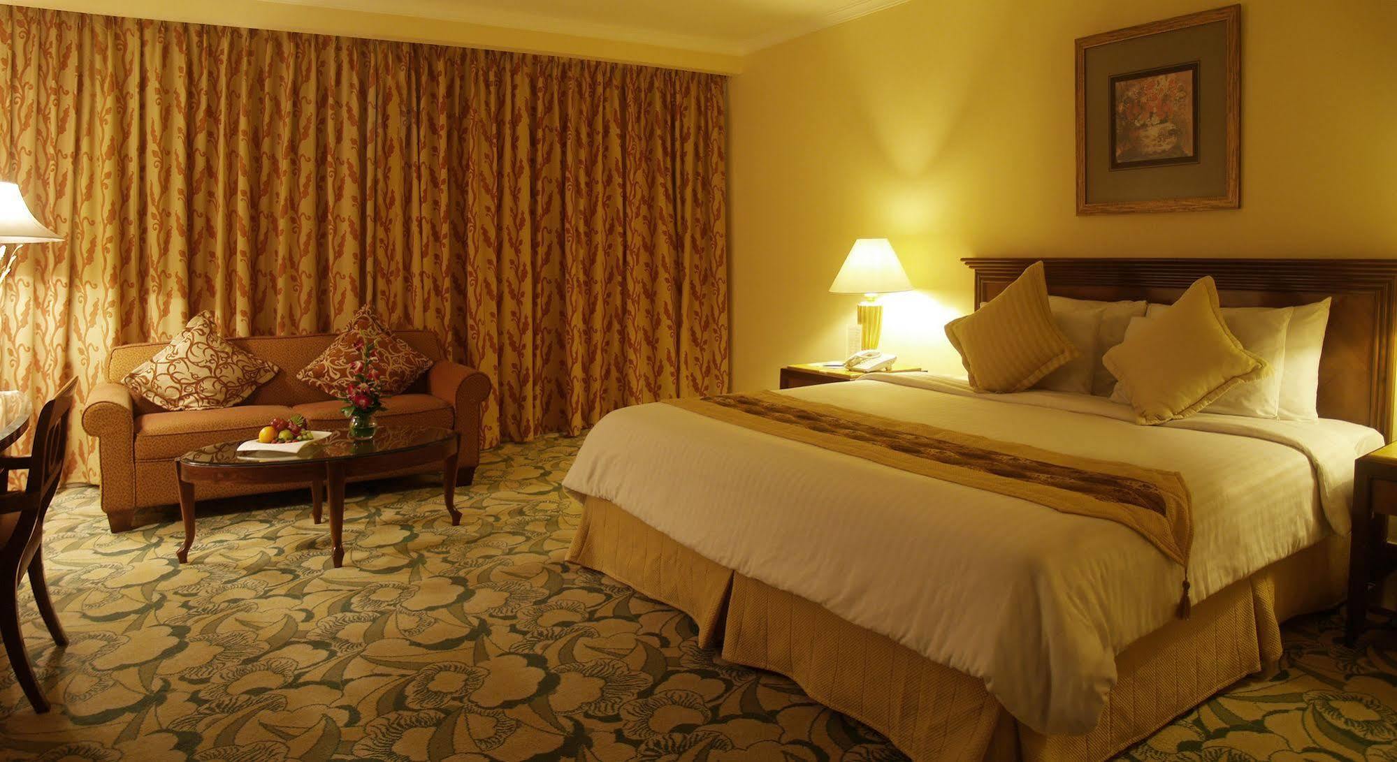 Aston Tropicana Hotel Bandung Extérieur photo