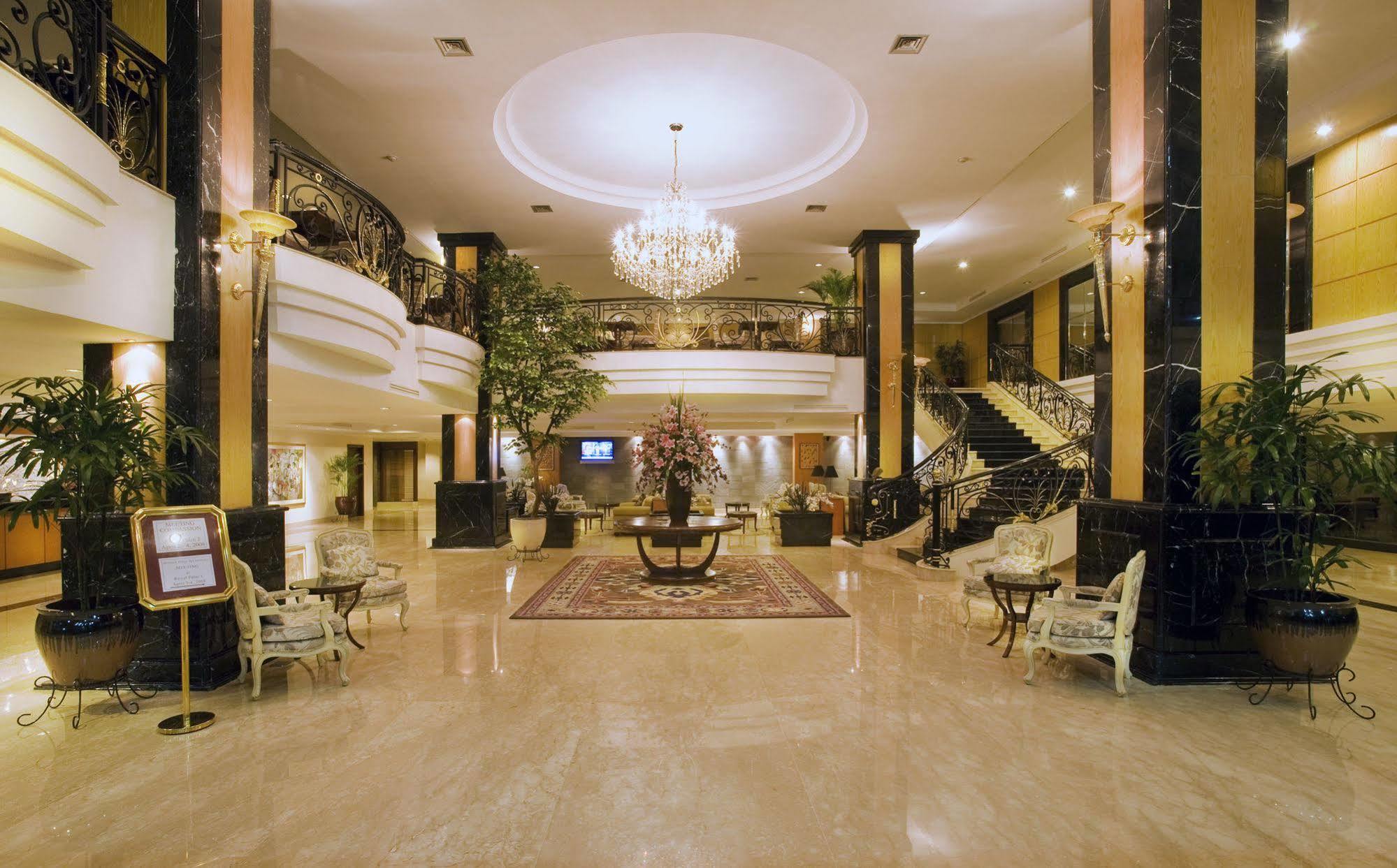 Aston Tropicana Hotel Bandung Extérieur photo