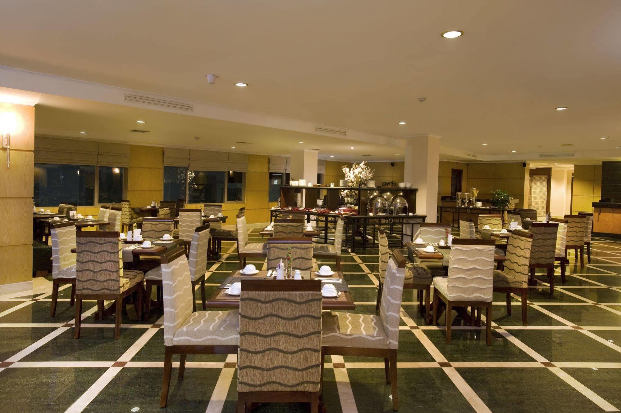 Aston Tropicana Hotel Bandung Extérieur photo