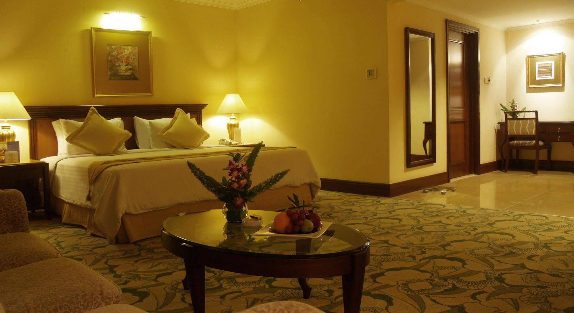 Aston Tropicana Hotel Bandung Extérieur photo