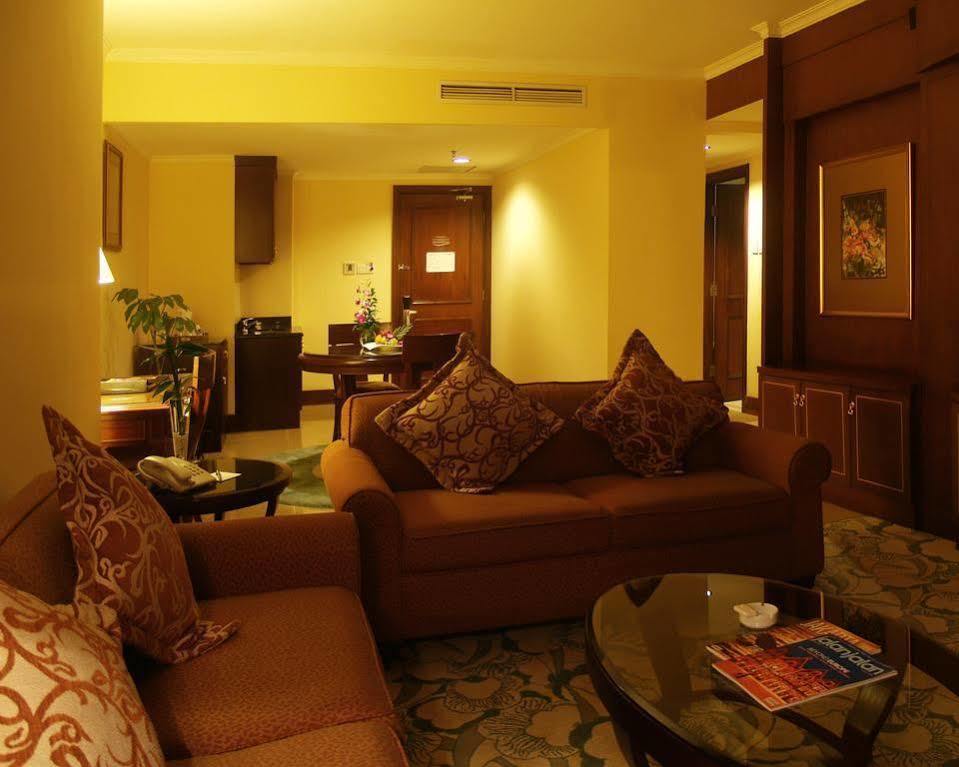 Aston Tropicana Hotel Bandung Extérieur photo